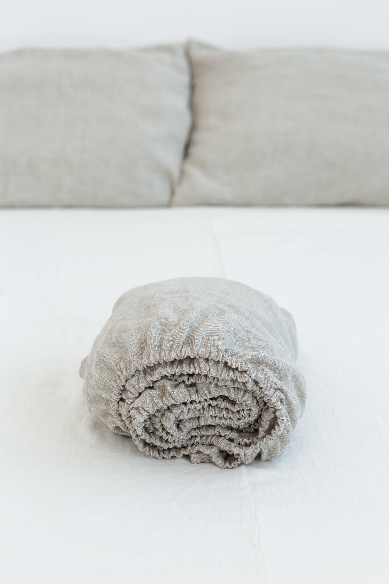 Natural Light and Striped Beige double side linen bedding set - Lorena Segura Design Lorena Segura Design