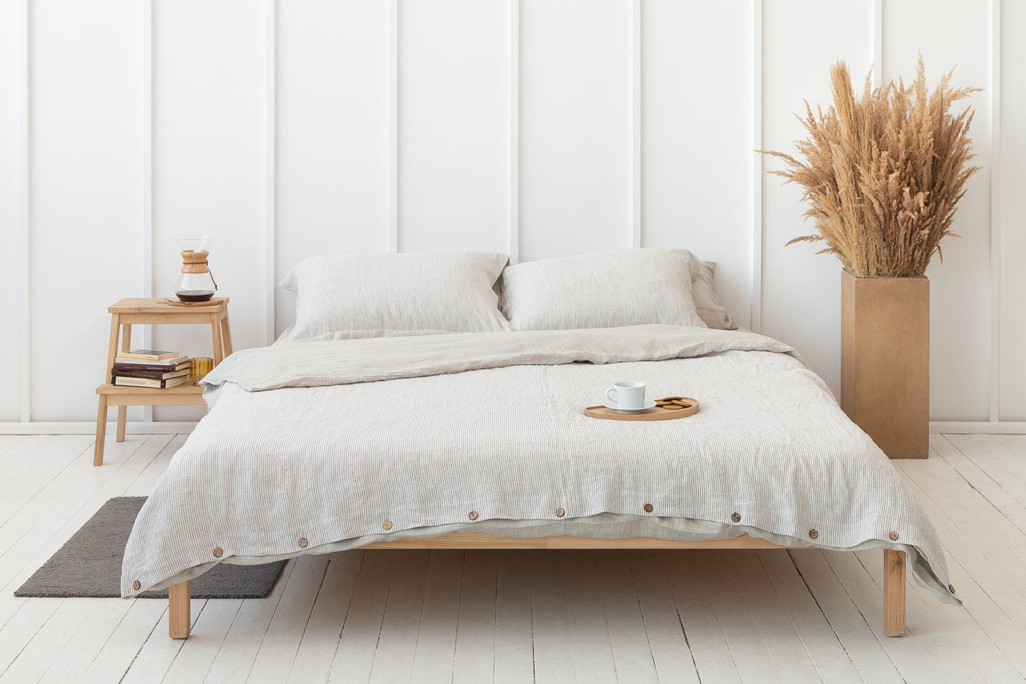 Natural Light and Striped Beige double side linen bedding set - Lorena Segura Design Lorena Segura Design