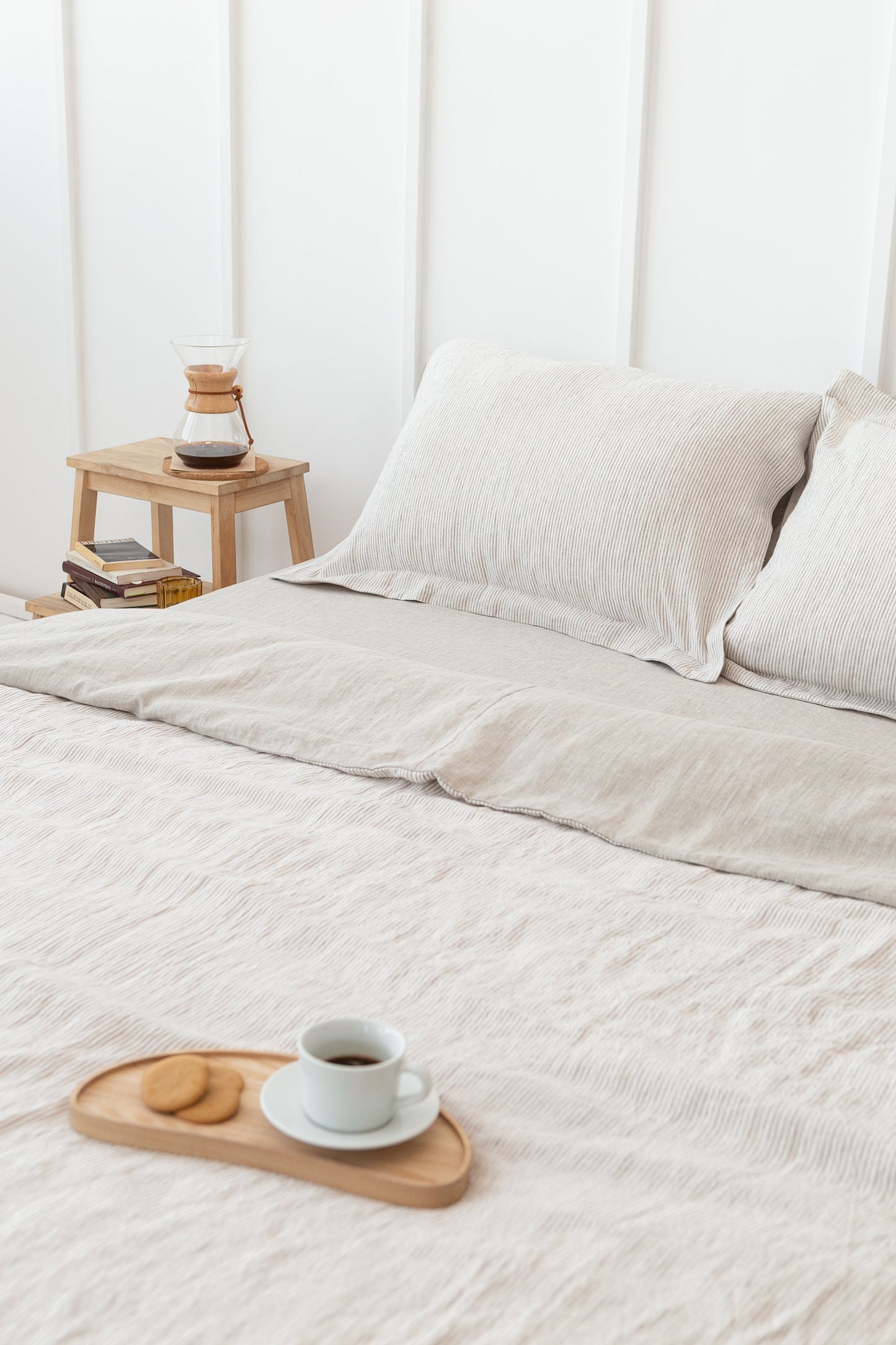 Natural Light and Striped Beige double side linen bedding set - Lorena Segura Design Lorena Segura Design