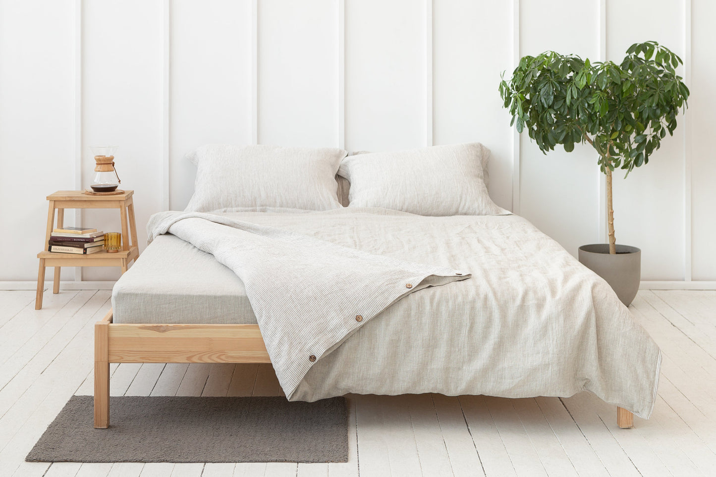 Natural Light and Striped Beige double side linen bedding set - Lorena Segura Design Lorena Segura Design