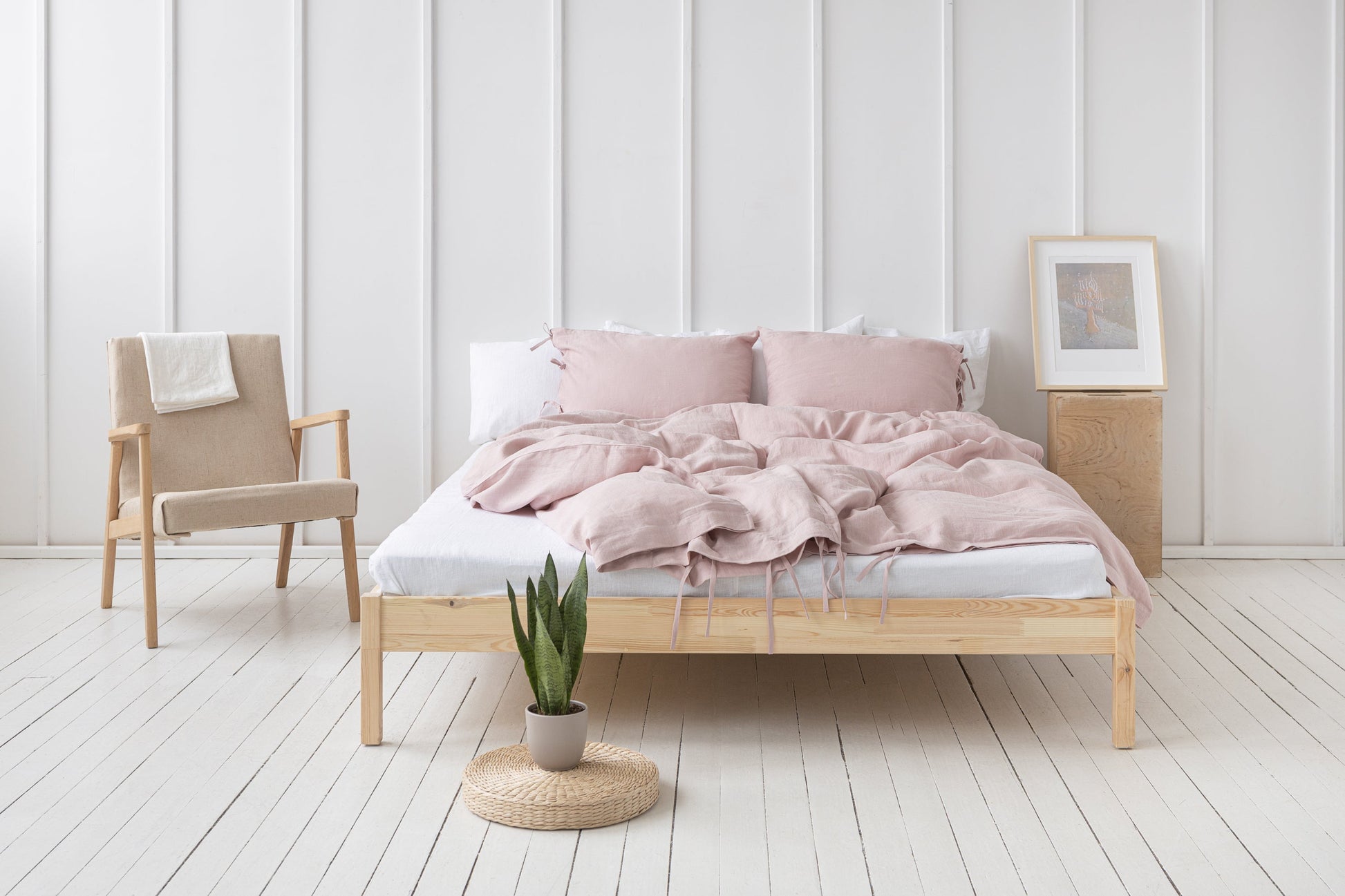 Pale Pink linen bedding set with ties - Lorena Segura Design