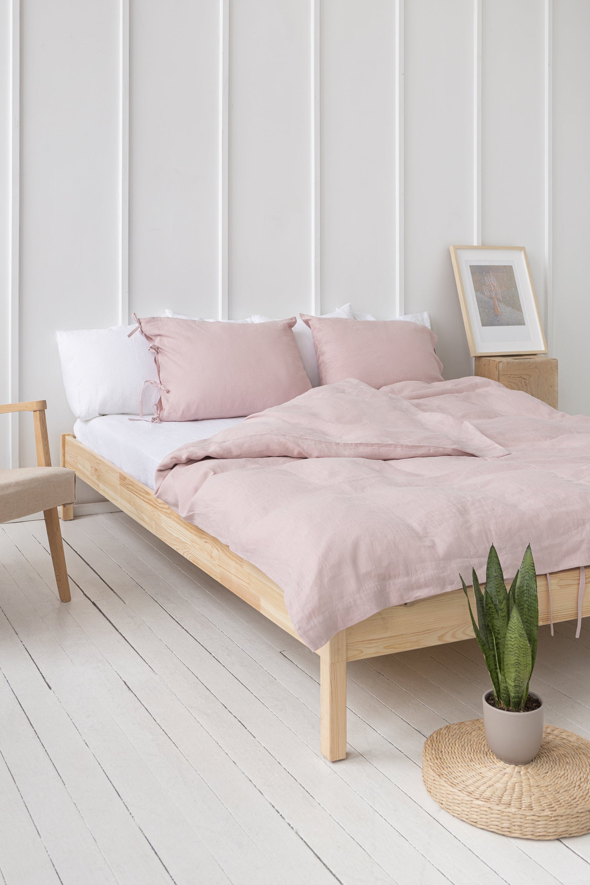 Pale Pink linen bedding set with ties - Lorena Segura Design