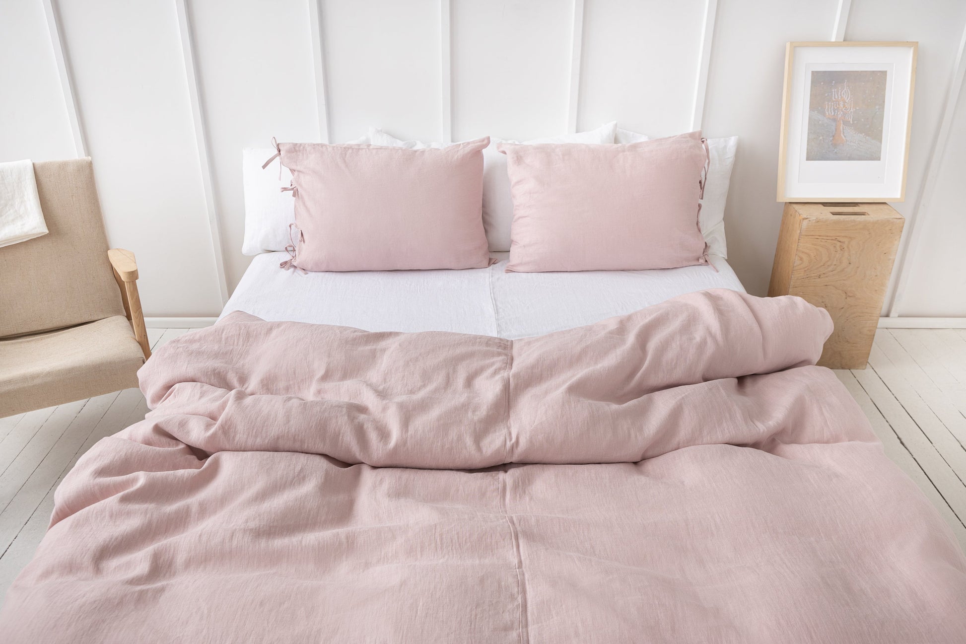 Pale Pink linen bedding set with ties - Lorena Segura Design