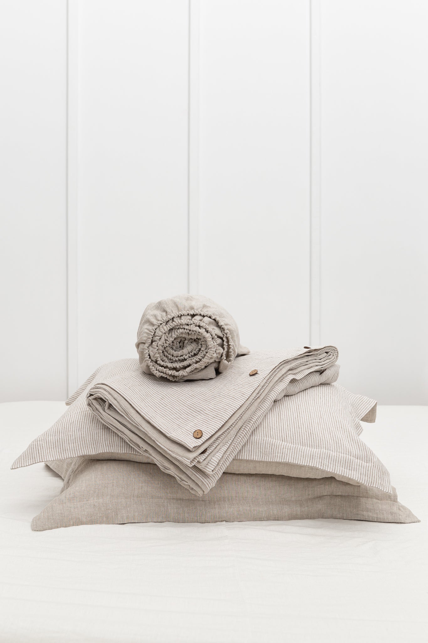 Natural Light and Striped Beige double side linen bedding set - Lorena Segura Design